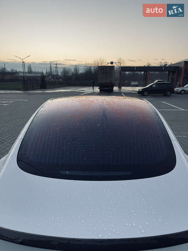 Седан Tesla Model 3 2018 в Виннице