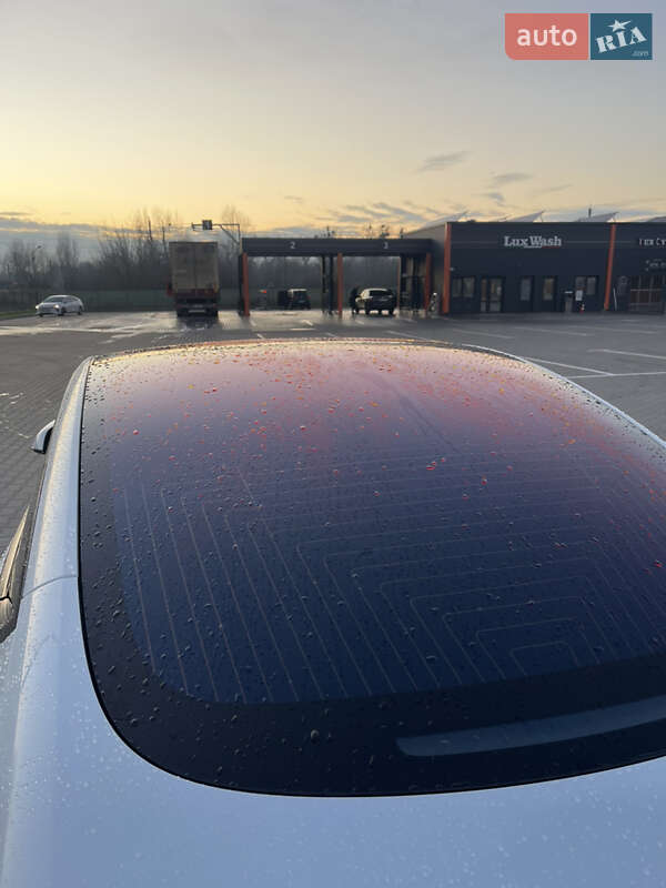 Седан Tesla Model 3 2018 в Виннице