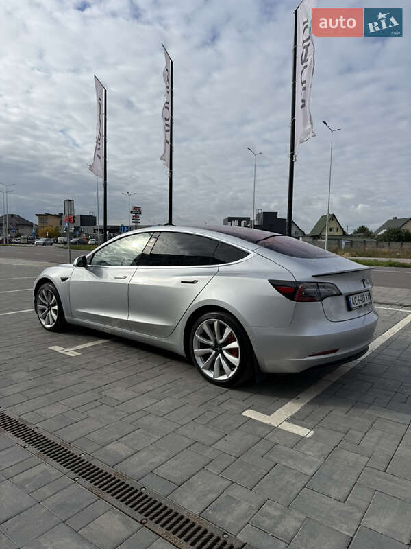 Седан Tesla Model 3 2018 в Луцке