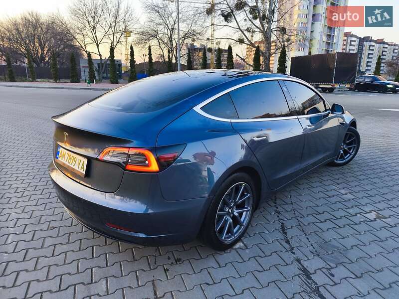 Седан Tesla Model 3 2020 в Житомире