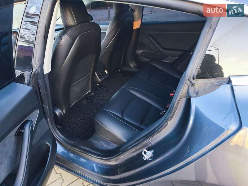 Седан Tesla Model 3 2020 в Житомире