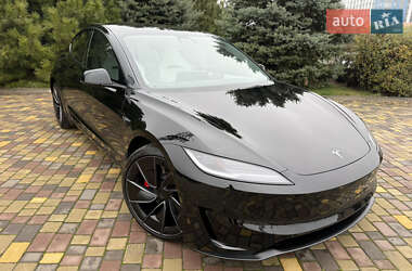 Седан Tesla Model 3 2025 в Дніпрі