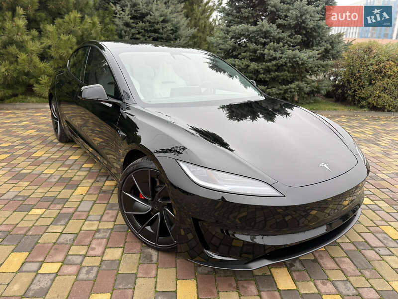 Седан Tesla Model 3 2025 в Днепре