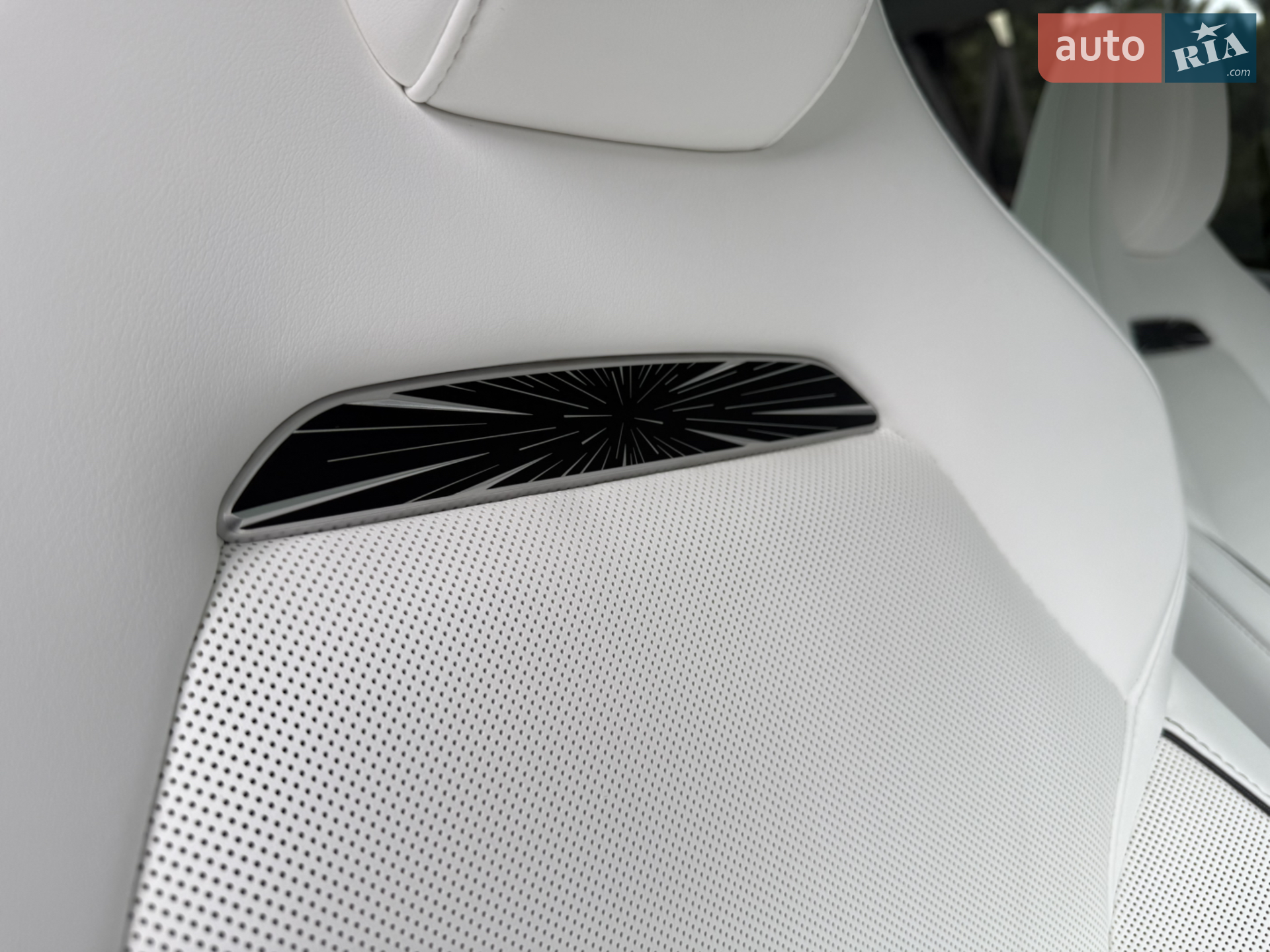 2025 Tesla Model 3 - мініатюра 34