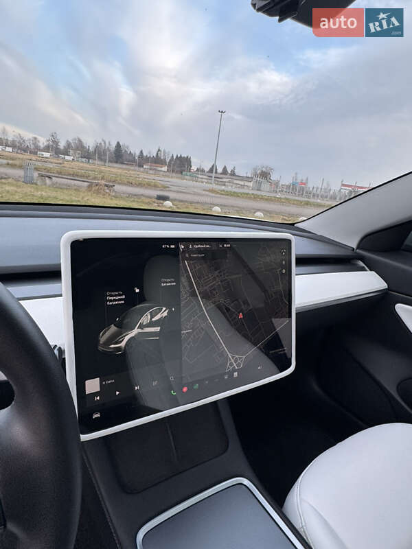 Седан Tesla Model 3 2020 в Львове
