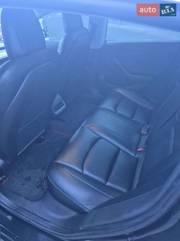 Седан Tesla Model 3 2019 в Днепре