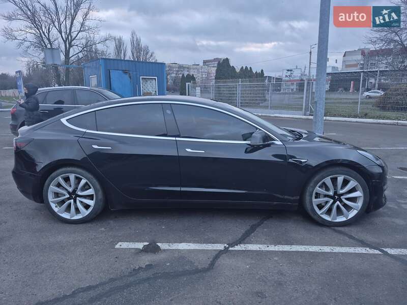 Седан Tesla Model 3 2019 в Днепре