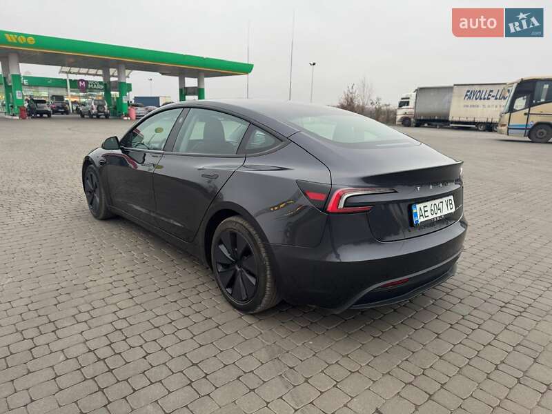 Седан Tesla Model 3 2024 в Новомосковске