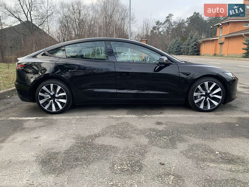 Седан Tesla Model 3 2024 в Киеве