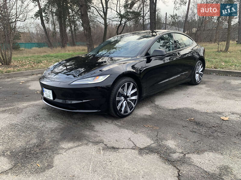 Седан Tesla Model 3 2024 в Киеве
