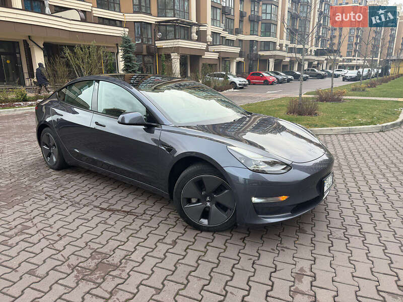 Tesla Model 3 2022