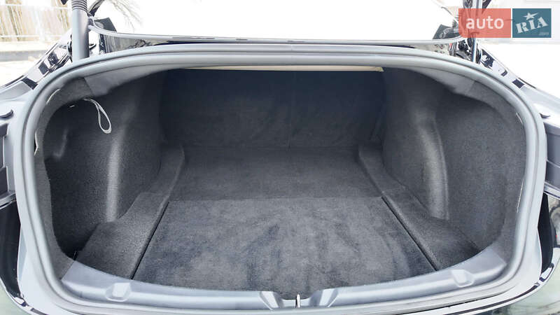 Седан Tesla Model 3 2020 в Киеве