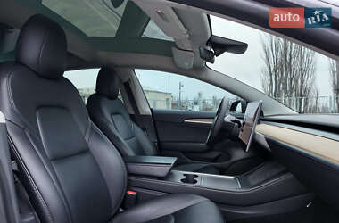 Седан Tesla Model 3 2020 в Киеве