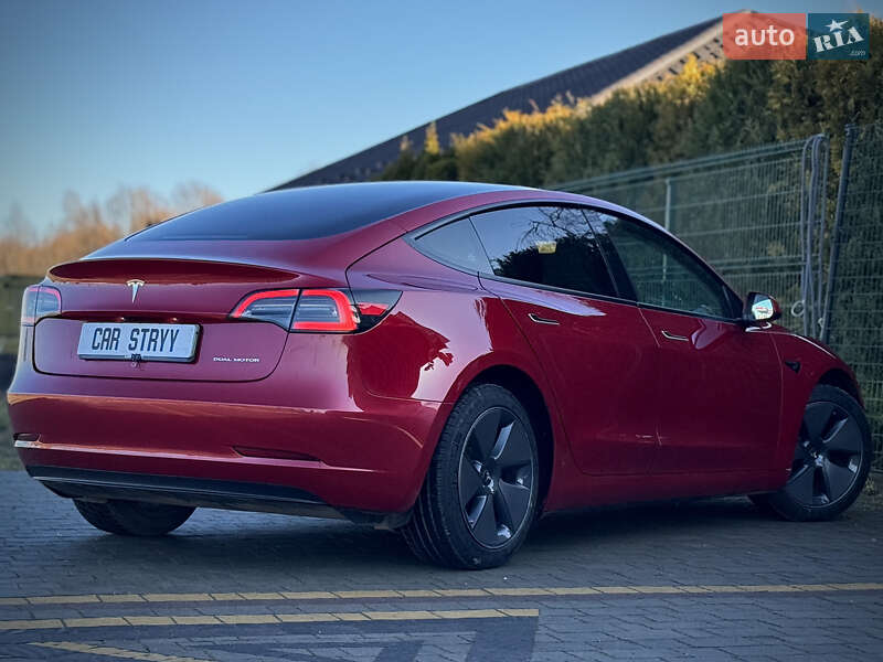 Седан Tesla Model 3 2023 в Стрые