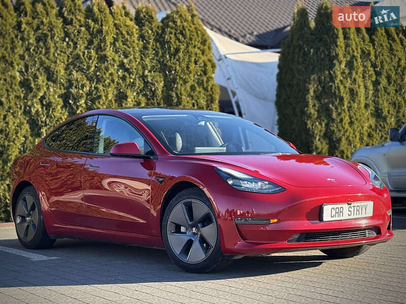Седан Tesla Model 3 2023 в Стрые