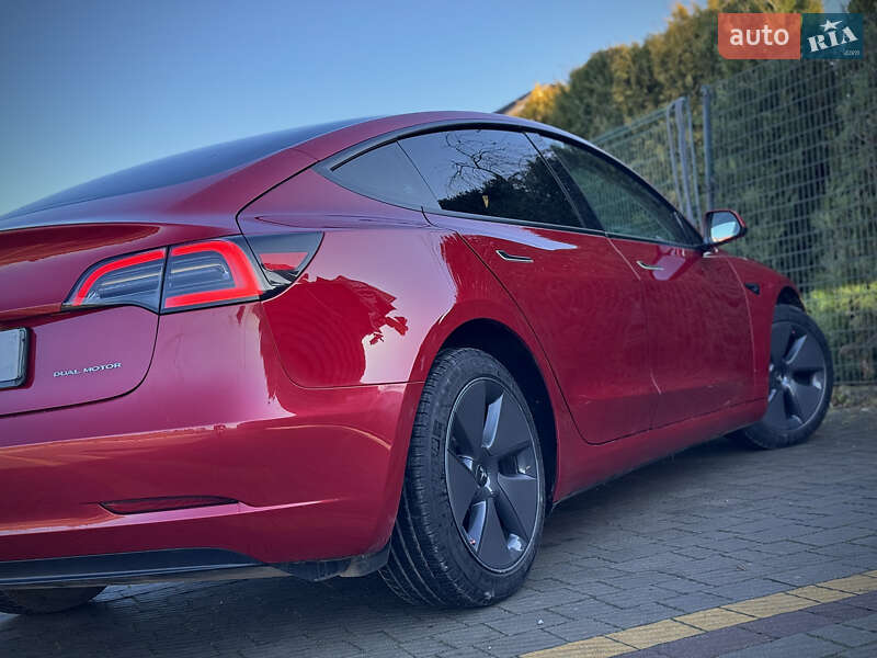 Седан Tesla Model 3 2023 в Стрые