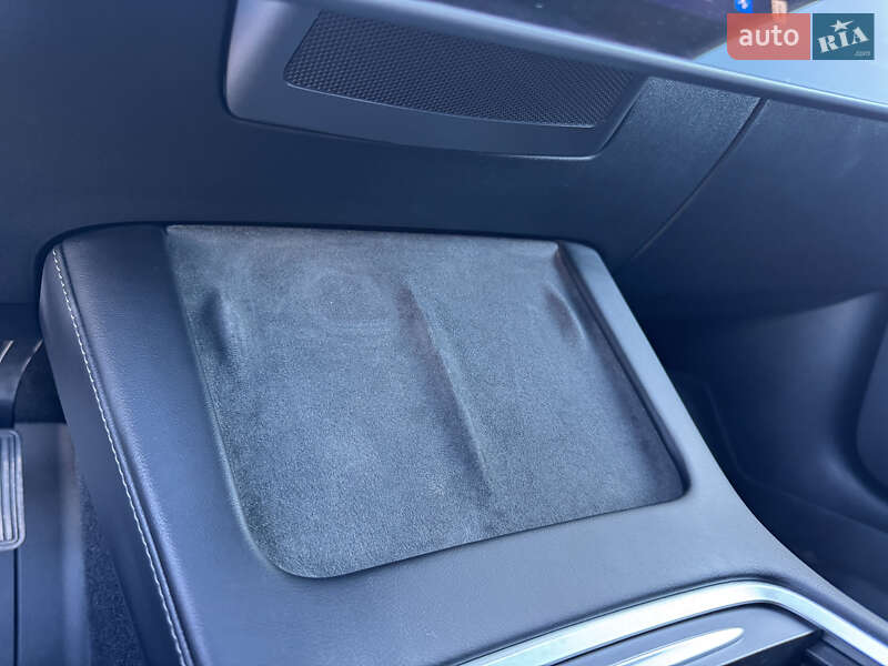 Седан Tesla Model 3 2023 в Стрые