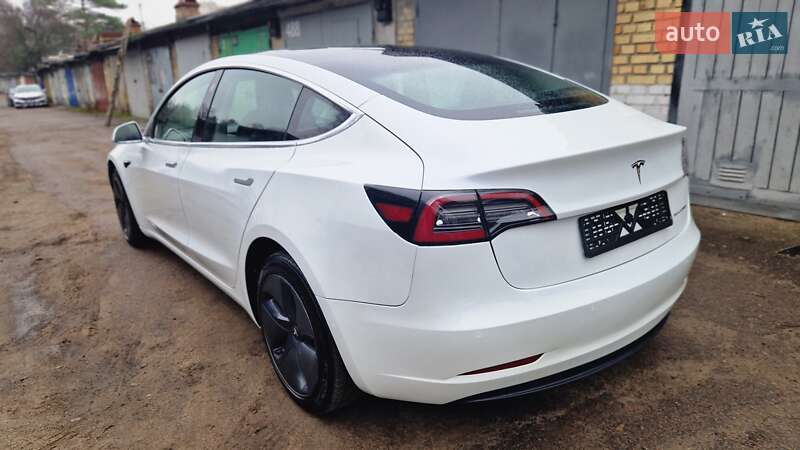 Седан Tesla Model 3 2020 в Киеве