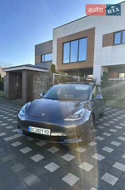 Седан Tesla Model 3 2022 в Стрые