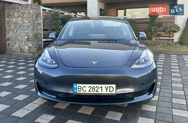 Седан Tesla Model 3 2022 в Стрые