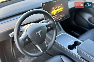 Седан Tesla Model 3 2022 в Стрые