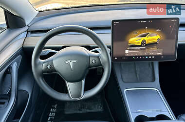 Седан Tesla Model 3 2022 в Стрые