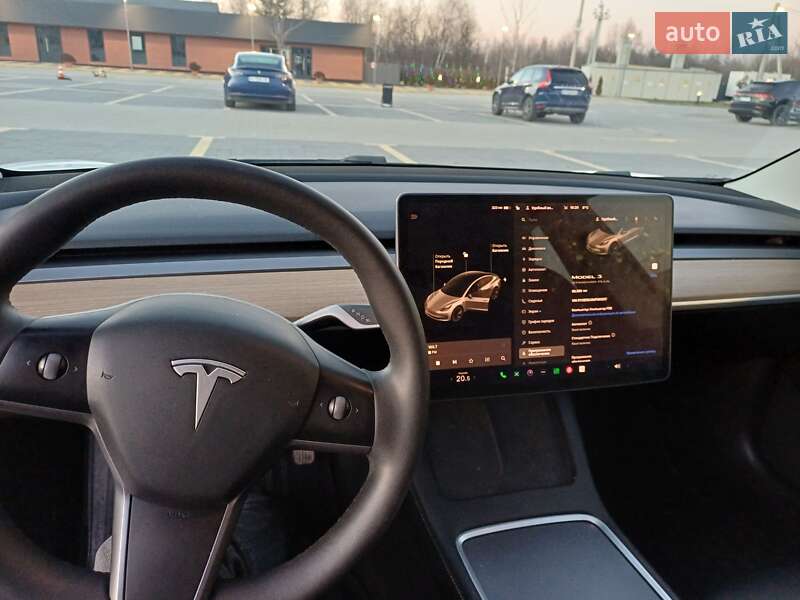 Седан Tesla Model 3 2021 в Львове