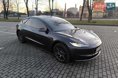 Седан Tesla Model 3 2024 в Коломые