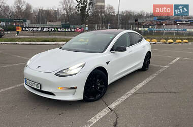 Седан Tesla Model 3 2018 в Киеве