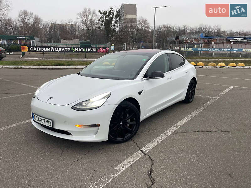 Tesla Model 3 2018
