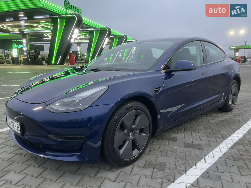 Седан Tesla Model 3 2022 в Киеве