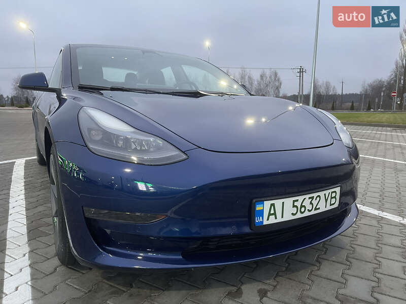 Седан Tesla Model 3 2022 в Киеве