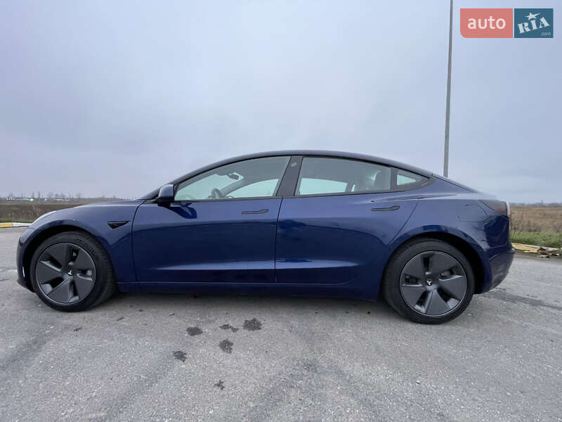 Седан Tesla Model 3 2022 в Киеве