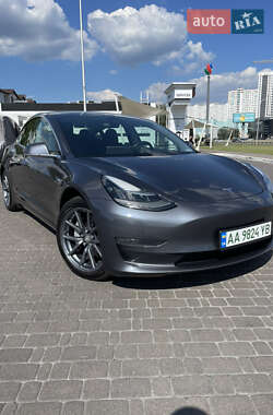 Седан Tesla Model 3 2019 в Києві