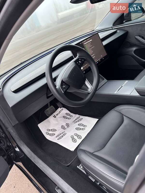 Седан Tesla Model 3 2024 в Ровно