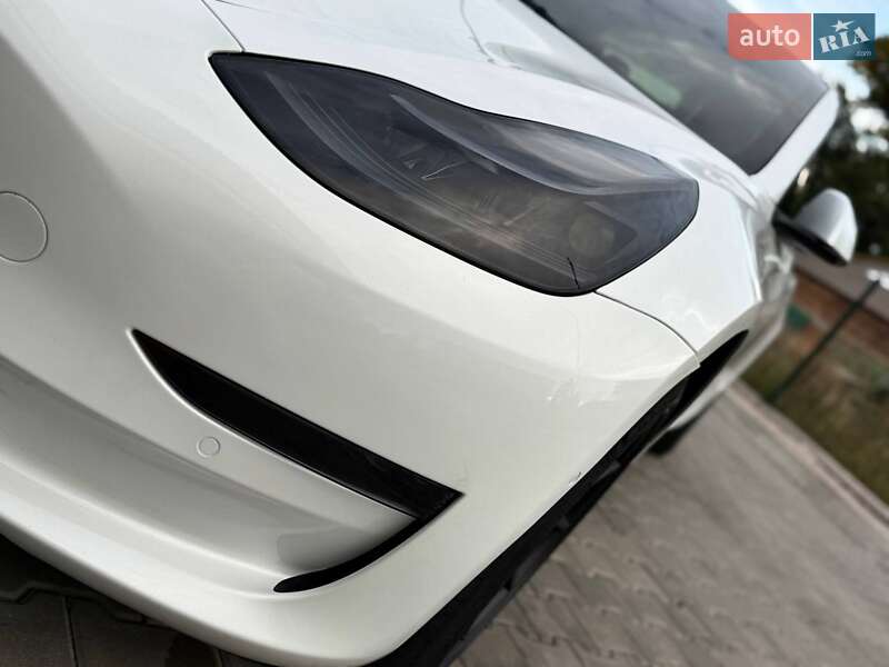 Седан Tesla Model 3 2022 в Кривом Роге