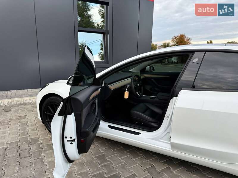 Седан Tesla Model 3 2022 в Кривом Роге