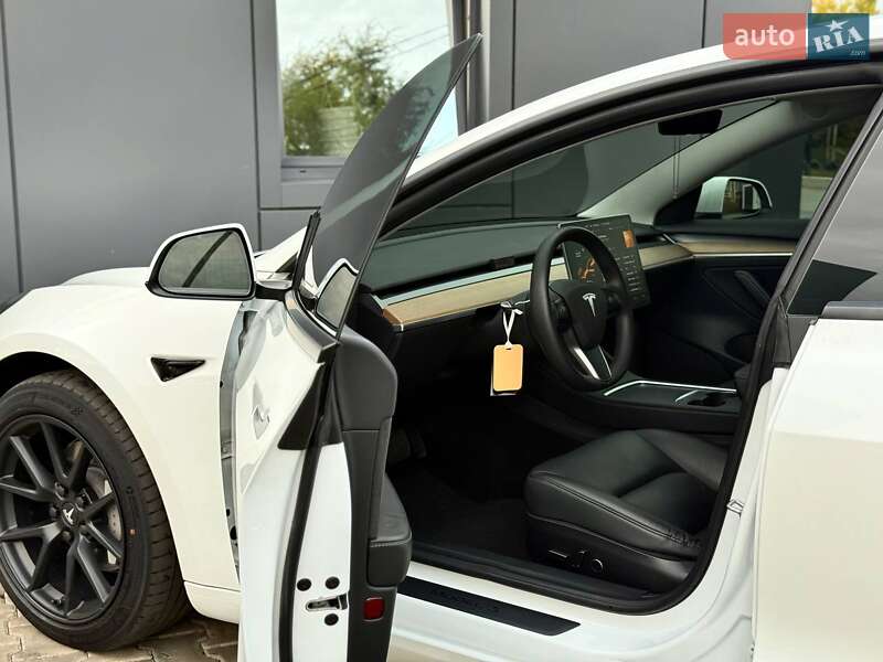 Седан Tesla Model 3 2022 в Кривом Роге