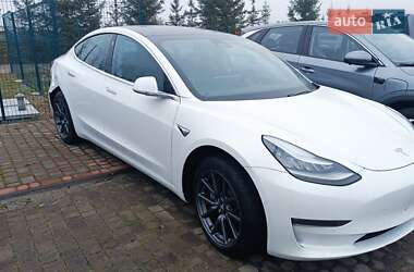 Седан Tesla Model 3 2019 в Львове