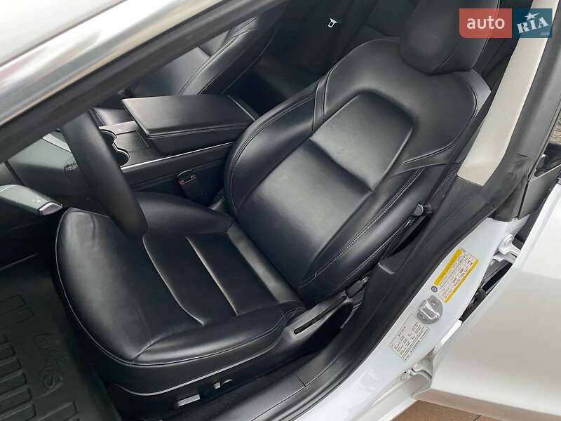 Седан Tesla Model 3 2019 в Белой Церкви