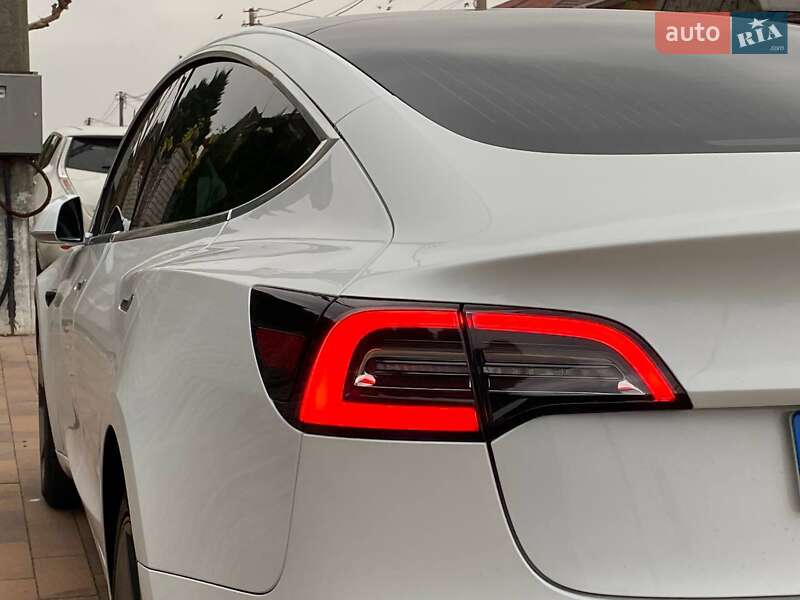 Седан Tesla Model 3 2019 в Белой Церкви