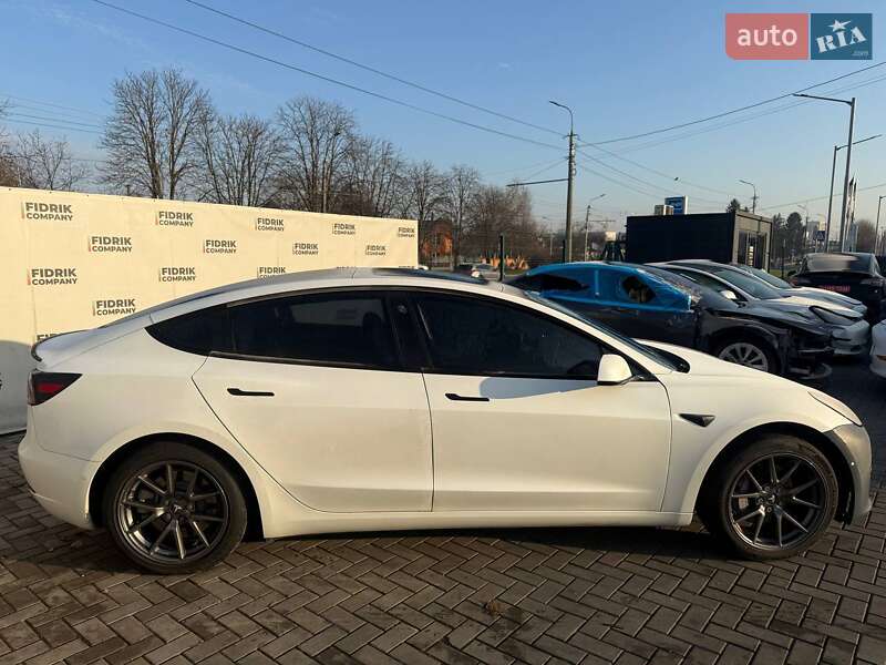 Седан Tesla Model 3 2021 в Луцке