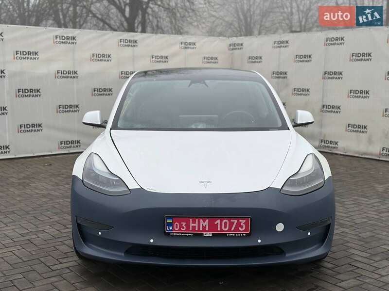 Седан Tesla Model 3 2021 в Луцке