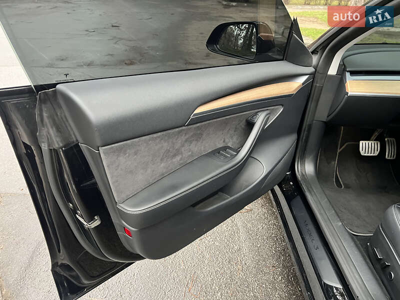 Седан Tesla Model 3 2022 в Кременчуге