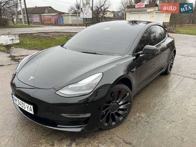 Седан Tesla Model 3 2022 в Кременчуге