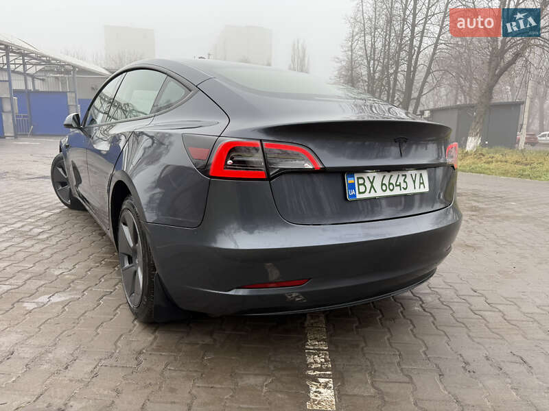 Седан Tesla Model 3 2023 в Хмельницком
