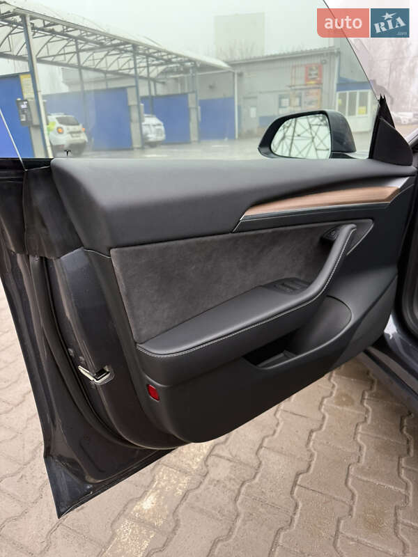 Седан Tesla Model 3 2023 в Хмельницком