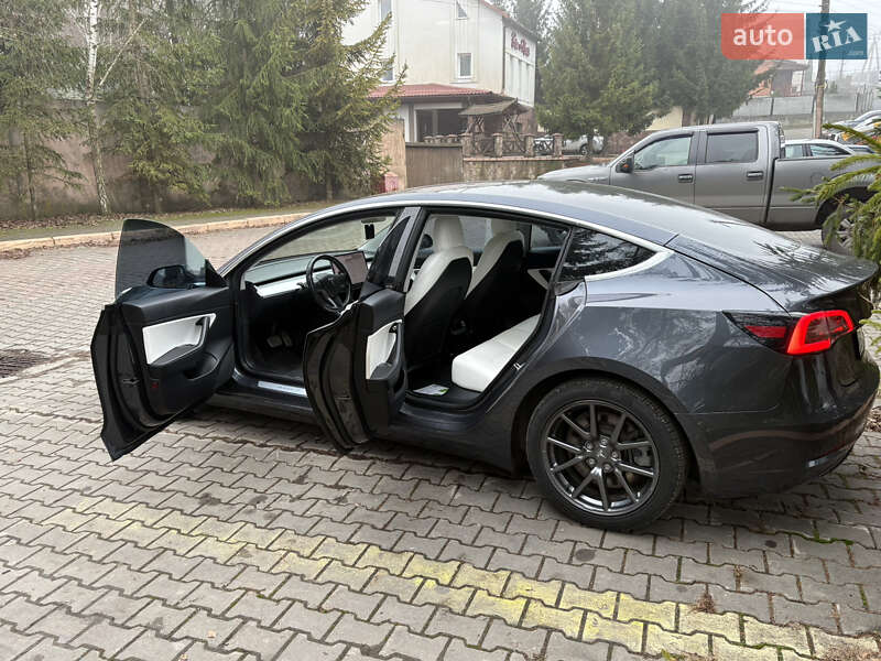 Седан Tesla Model 3 2019 в Хмельницком