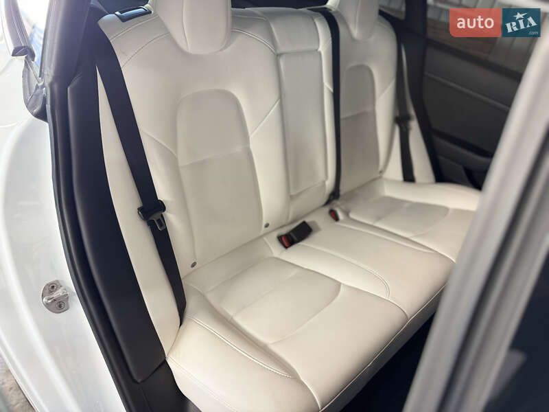 Седан Tesla Model 3 2023 в Ивано-Франковске