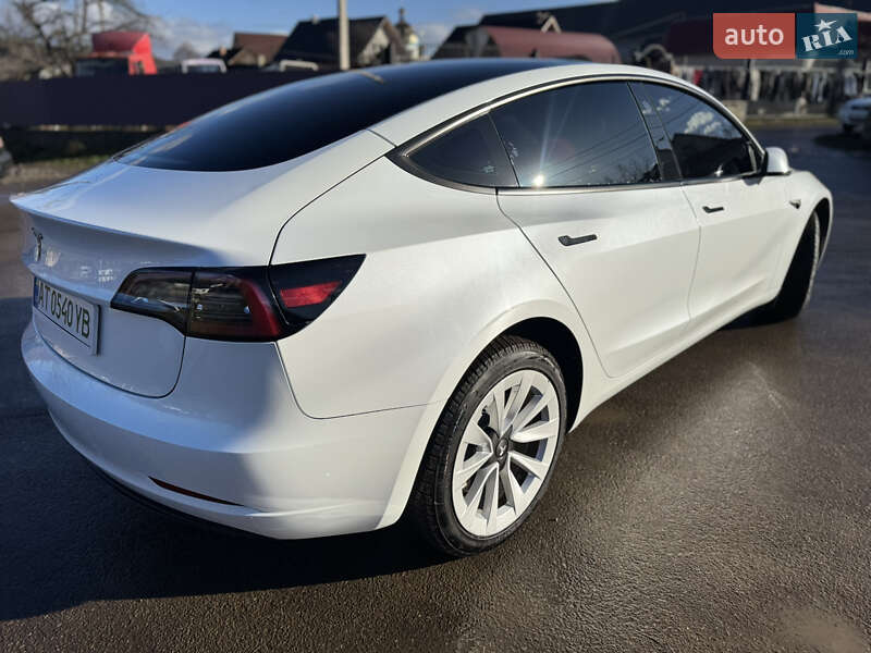 Седан Tesla Model 3 2023 в Ивано-Франковске